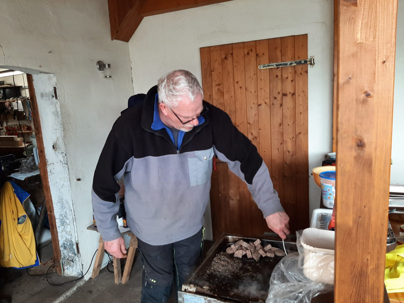Unser Chefkoch an der Knipppfanne